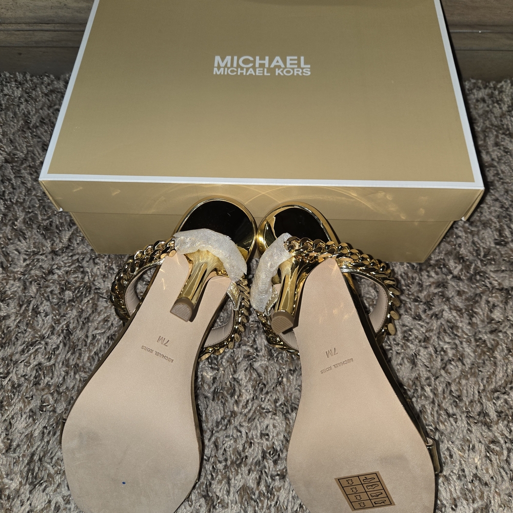 Michael Kors! Elegant Gold Heel With Gold Chain. Sexy And Sleek! - Picture 5 of 5
